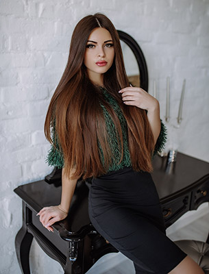 Beautiful lady Karina from Zaporozhye (Ukraine), 23 yo, hair color dark brown