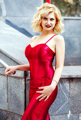 Sincerely woman Anastasiya from Zaporozhye (Ukraine), 32 yo, hair color blonde