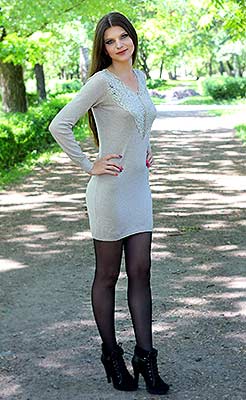 Purposeful woman Yuliya from Zaporozhye (Ukraine), 34 yo, hair color black