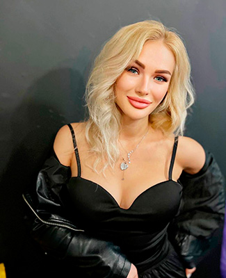 Affable girl Yuliya from Kiev (Ukraine), 25 yo, hair color blonde