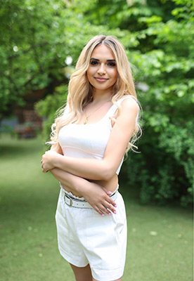 Sociable wife Ekaterina from Kiev (Ukraine), 40 yo, hair color blonde