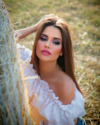 Elegant wife Natal'ya from Kiev (Ukraine), 39 yo, hair color brown