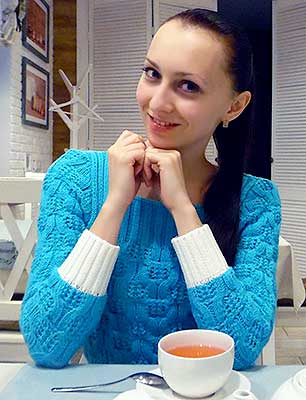 Romantic woman Dar'ya from Zhitomir (Ukraine), 39 yo, hair color brunette