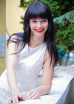 Serious lady Elena from Zhitomir (Ukraine), 44 yo, hair color black