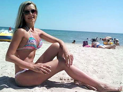 Serious bride Alla in bikini from Dnepropetrovsk (Ukraine), 43 yo, hair color peroxide blonde