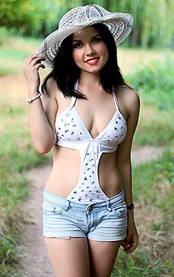 Openminded bride Kristina in bikini from Odessa (Ukraine), 30 yo, hair color black