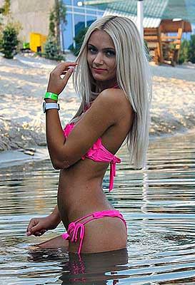 Energetic girl Viktoriya in bikini from Lugansk (Ukraine), 27 yo, hair color blonde