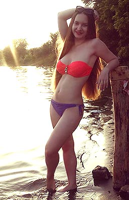 Social girl Alena in bikini from Kharkov (Ukraine), 29 yo, hair color dark brown