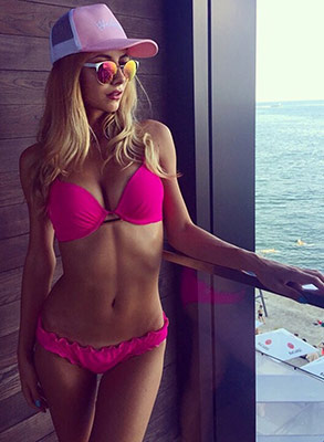 Pleasure lady Alina in bikini from Poltava (Ukraine), 31 yo, hair color blonde