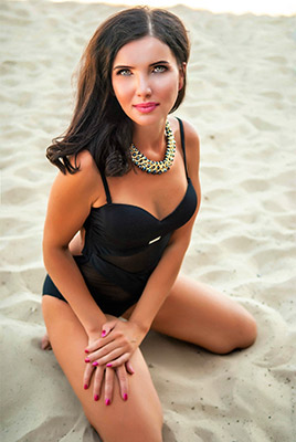 Successful woman Inna in bikini from Cherkassy (Ukraine), 47 yo, hair color chestnut