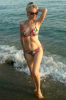 Emotional bride Elena in bikini from Moscow (Russia), 48 yo, hair color blonde