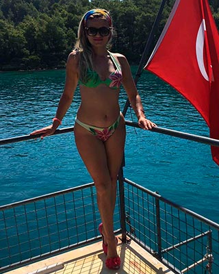 Slim lady Ol'ga in bikini from Kharkov (Ukraine), 41 yo, hair color brown