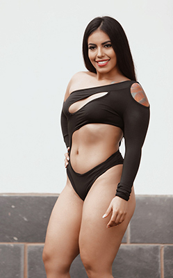 Confident woman Rusmelys in bikini from Araure (Venezuela), 30 yo, hair color black